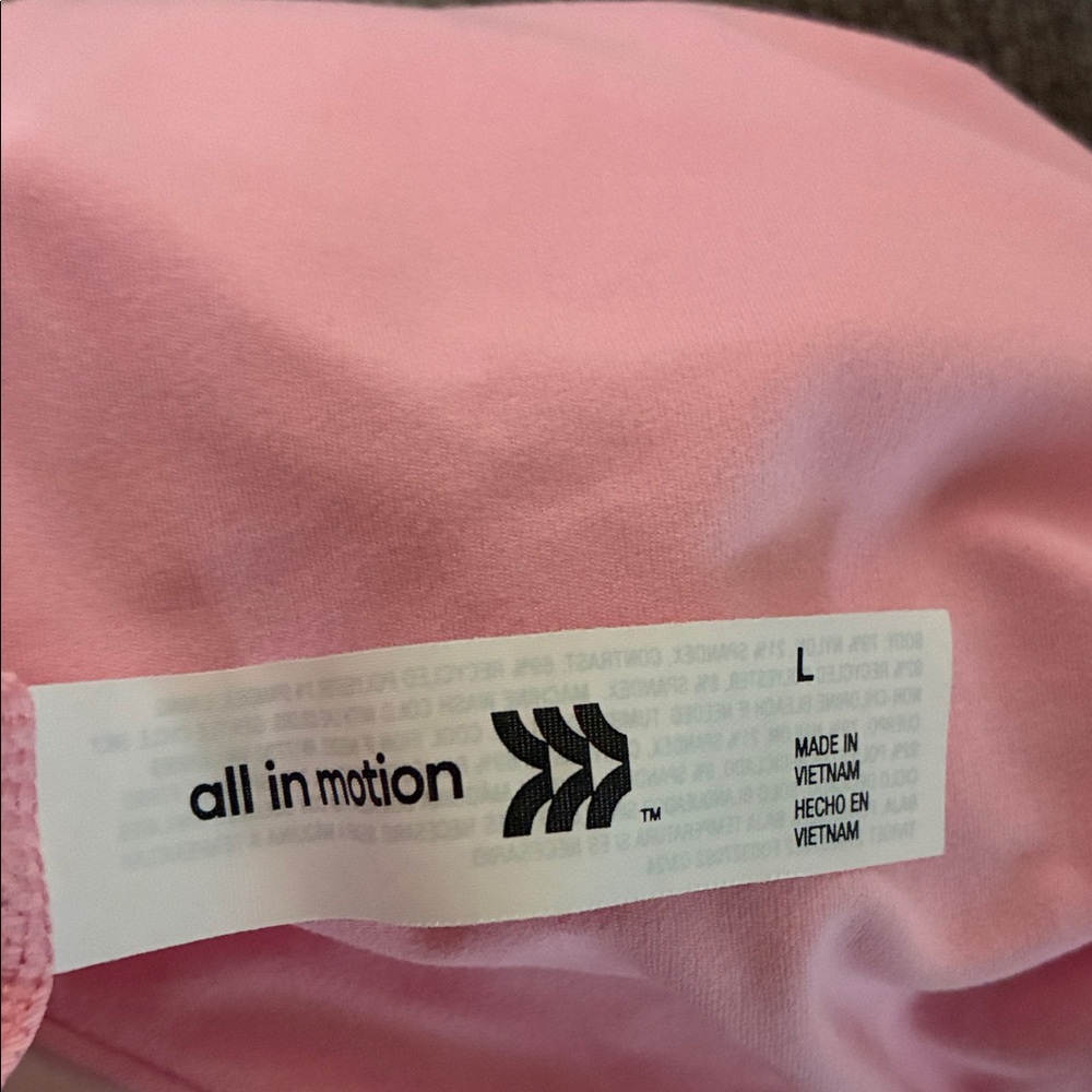 Pink V-Neck Crop Top - Picture 3 of 3